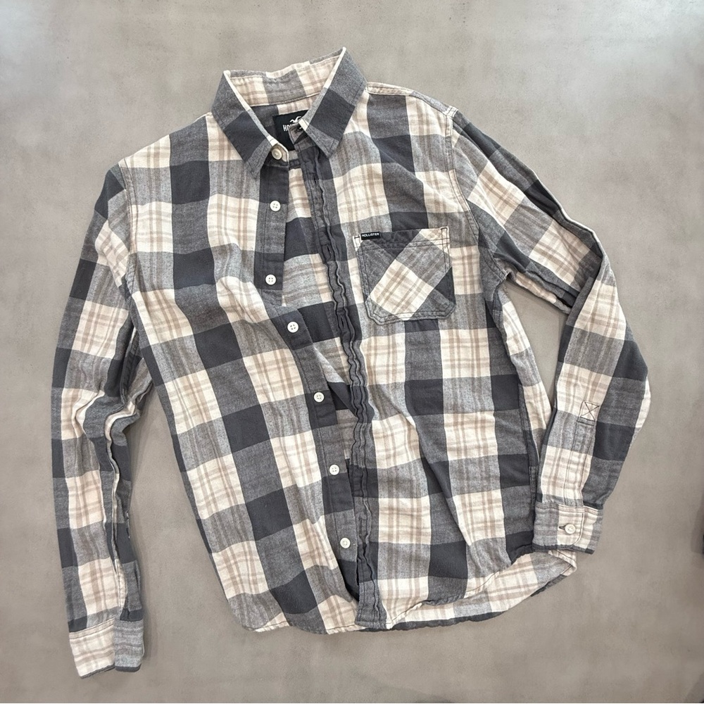 Hollister Gray and Cream Casual Button Down Shirt